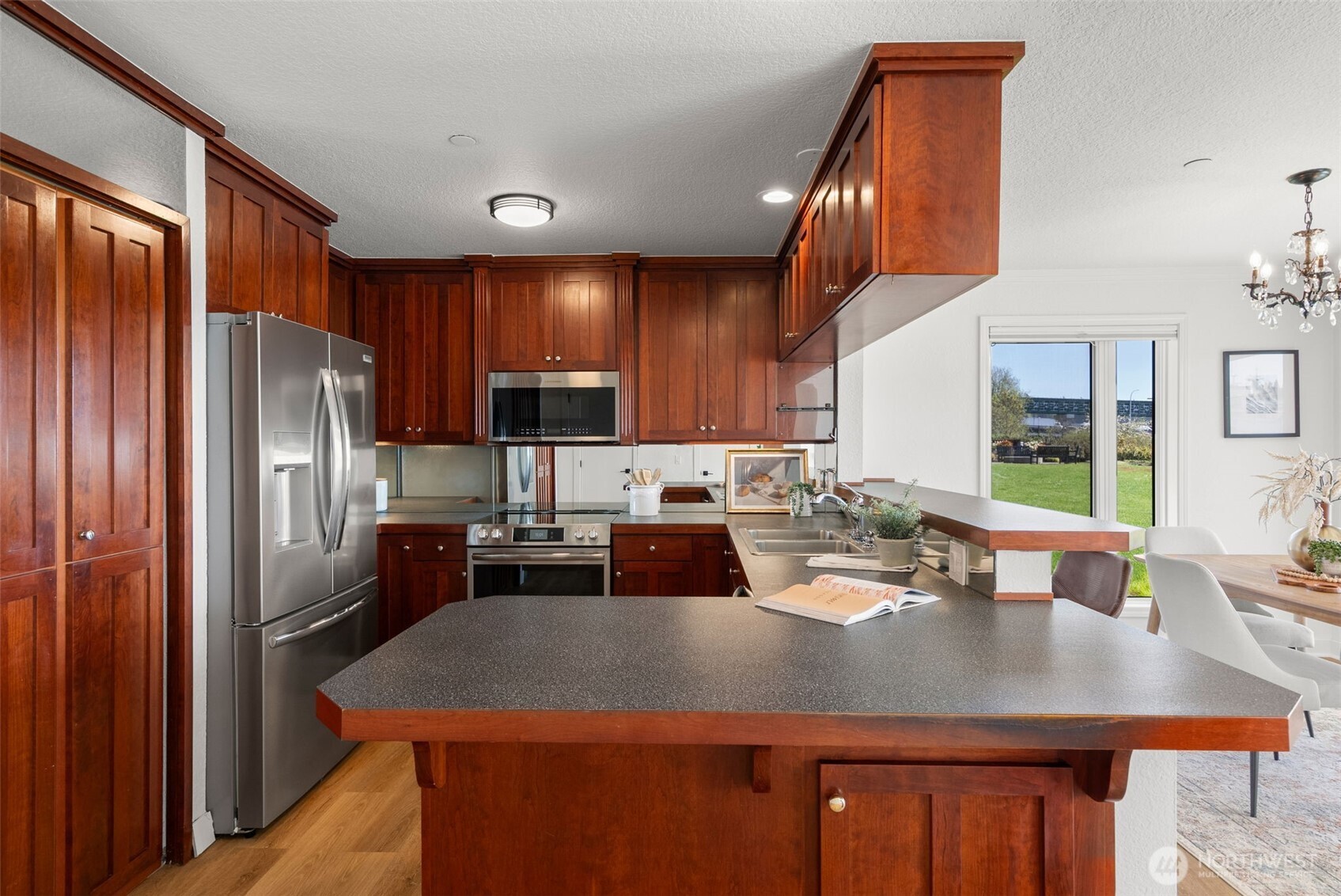428 Harborview Drive SE