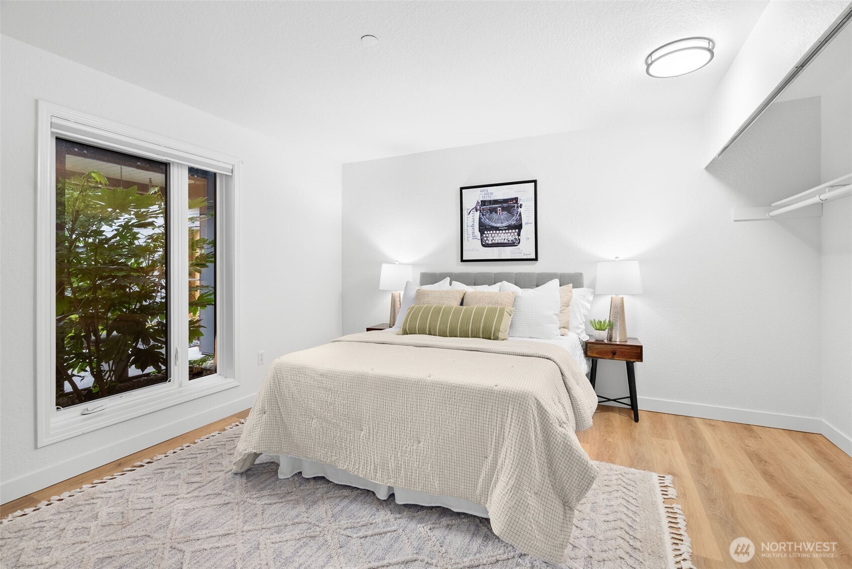 428 Harborview Drive SE