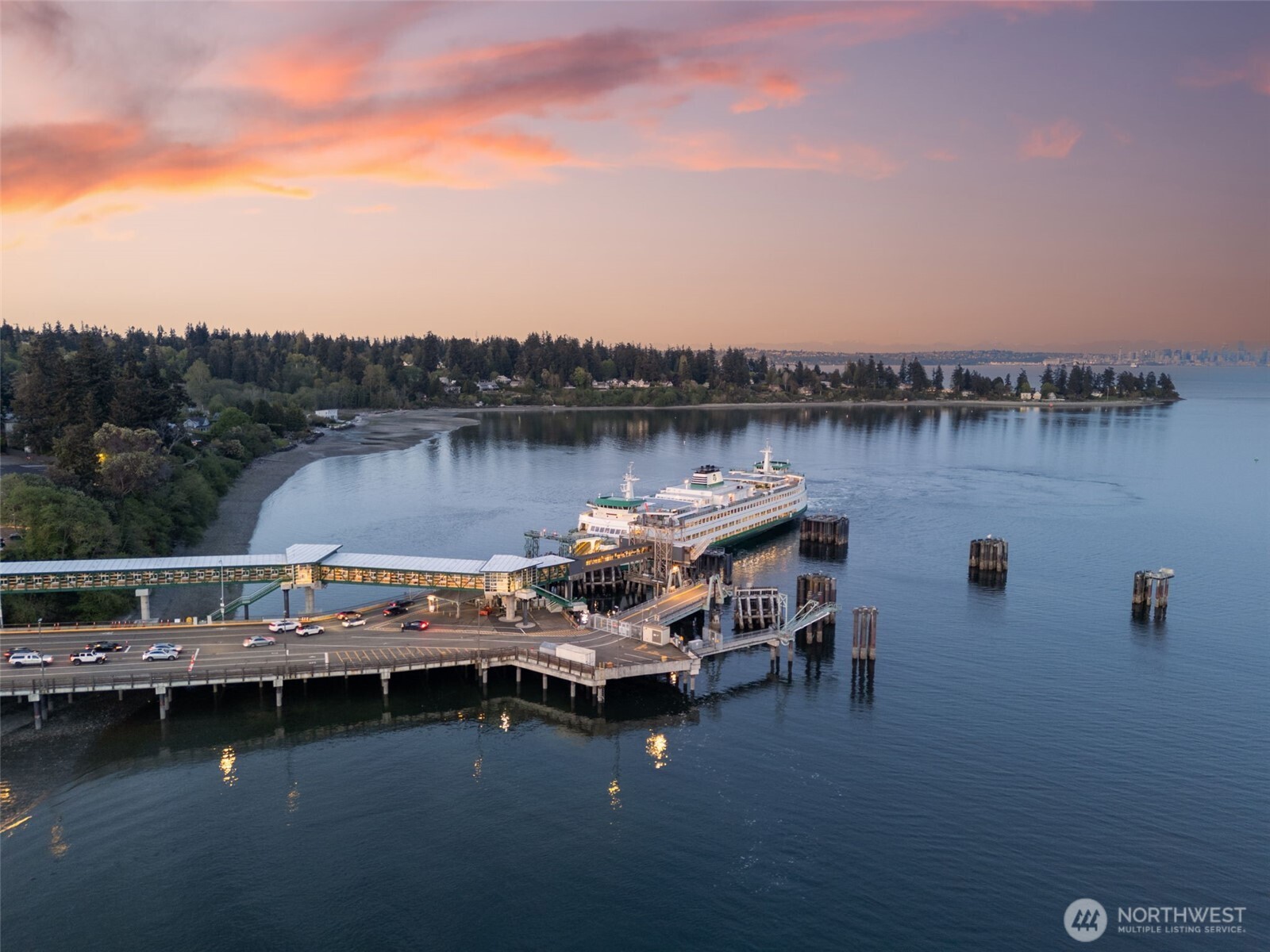 428 Harborview Drive SE