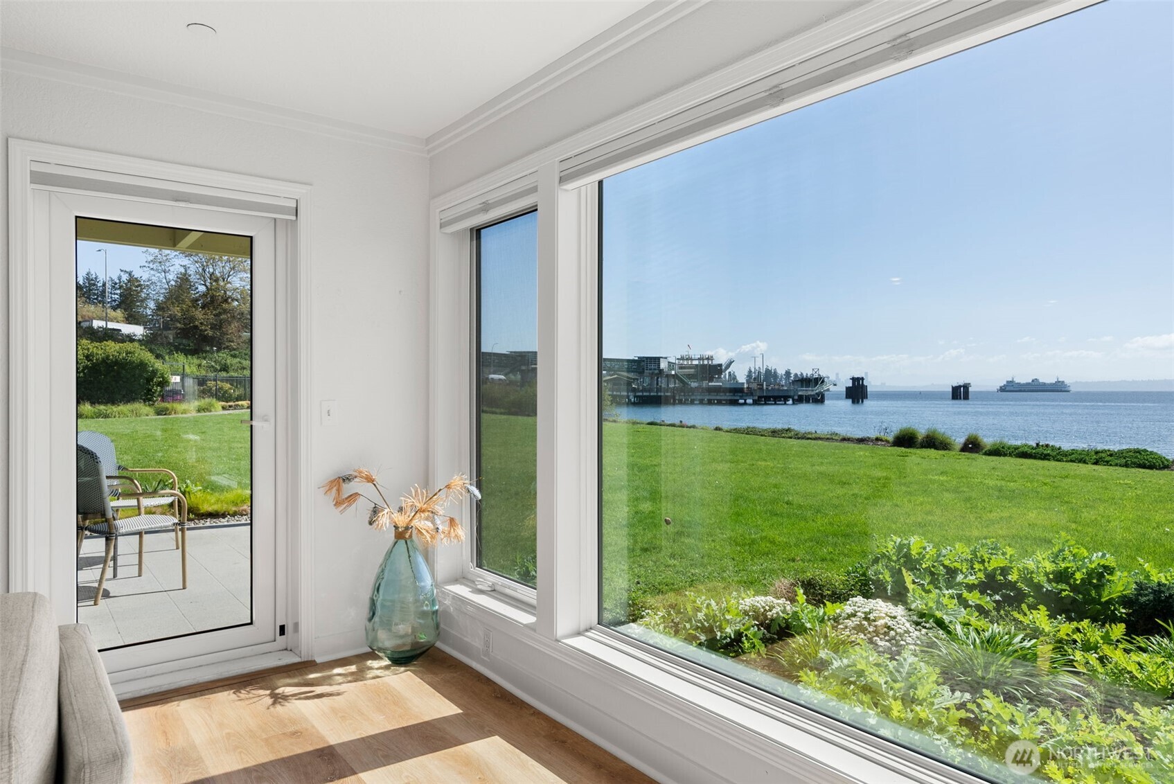 428 Harborview Drive SE