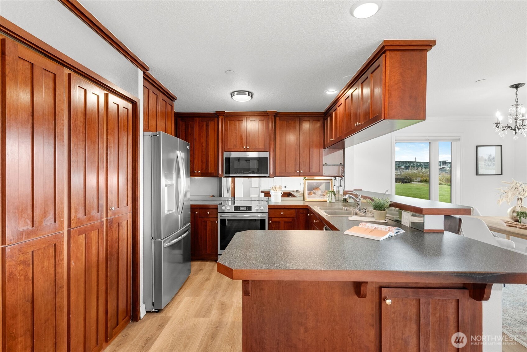 428 Harborview Drive SE