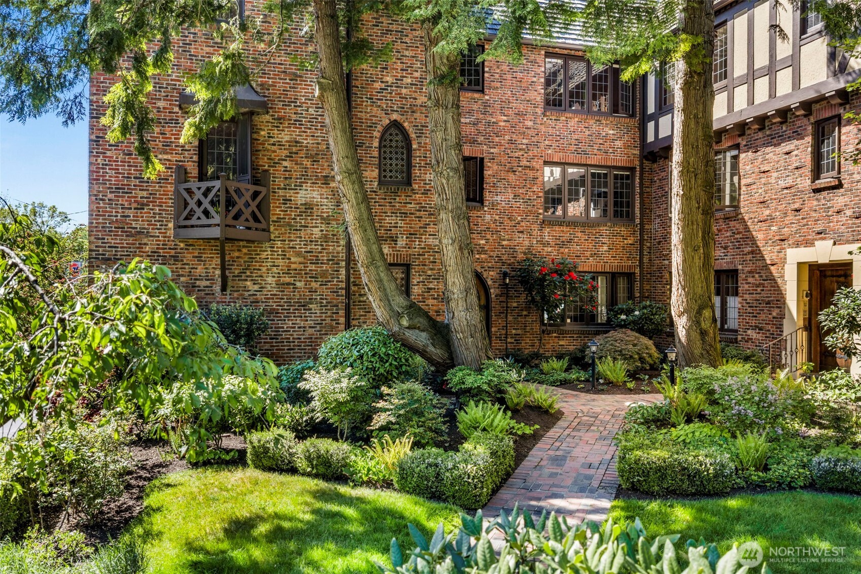 1014 E Roy Street Unit: 35