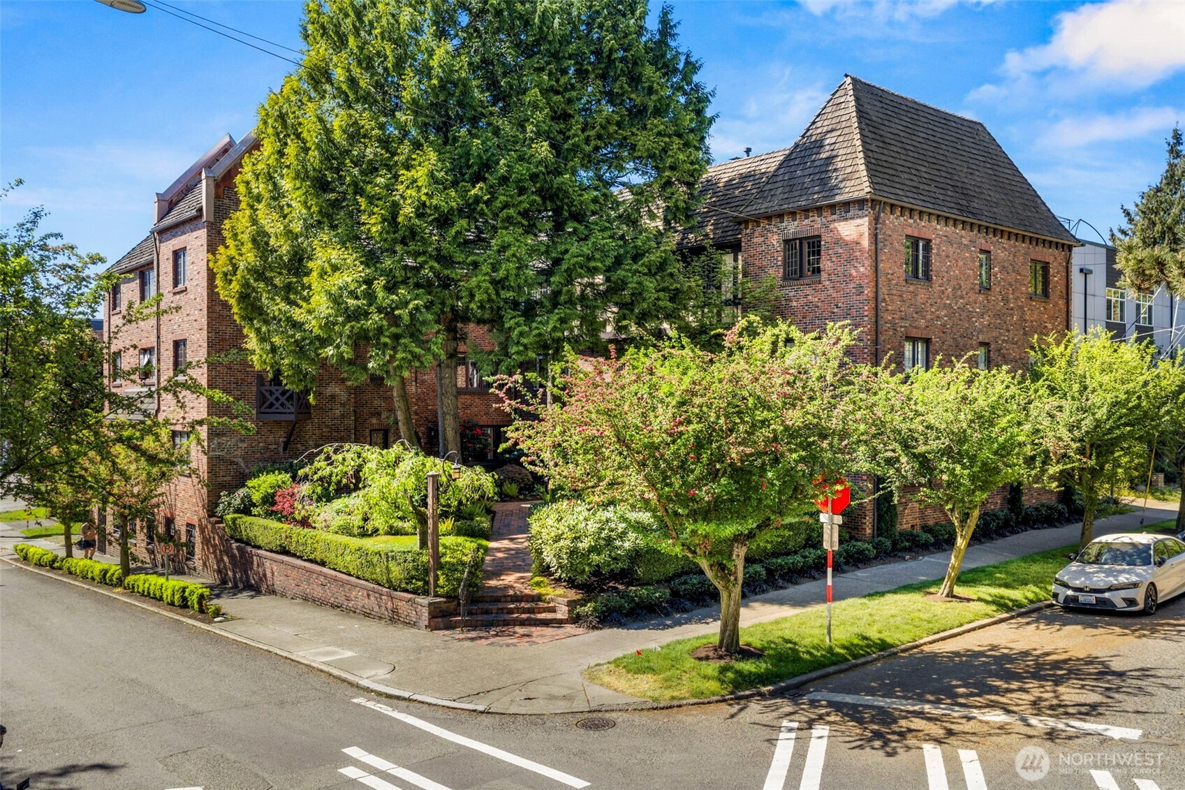 1014 E Roy Street Unit: 35