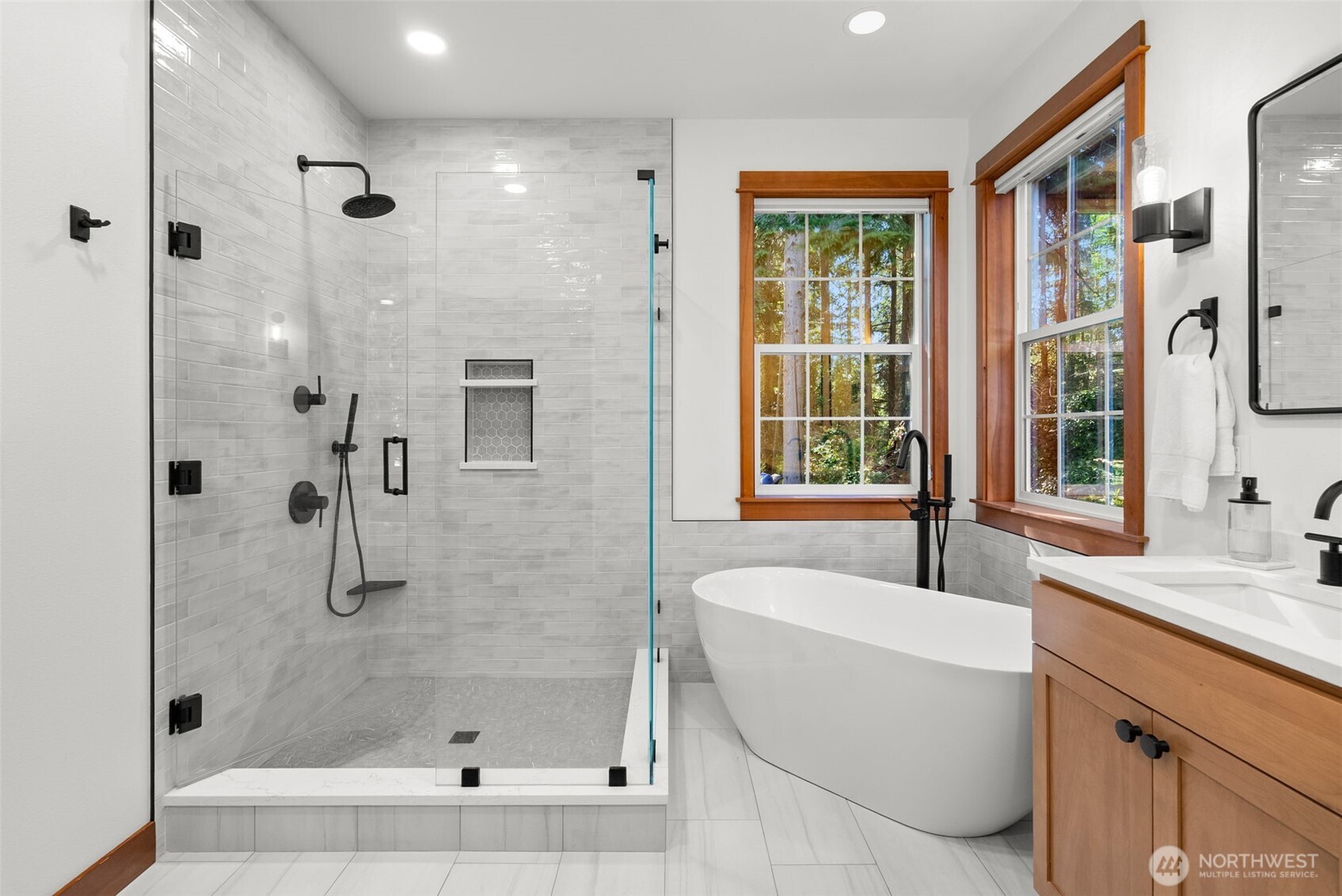 10173 NE Garibaldi Loop