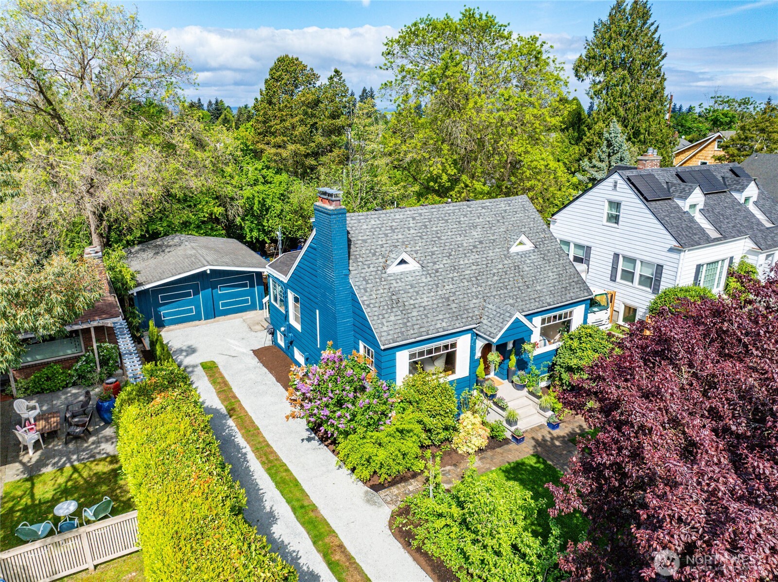 3245 45th Avenue SW