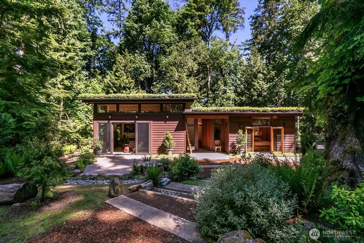 1103 E Ludlow Ridge Road