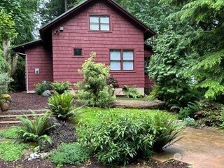 1103 E Ludlow Ridge Road