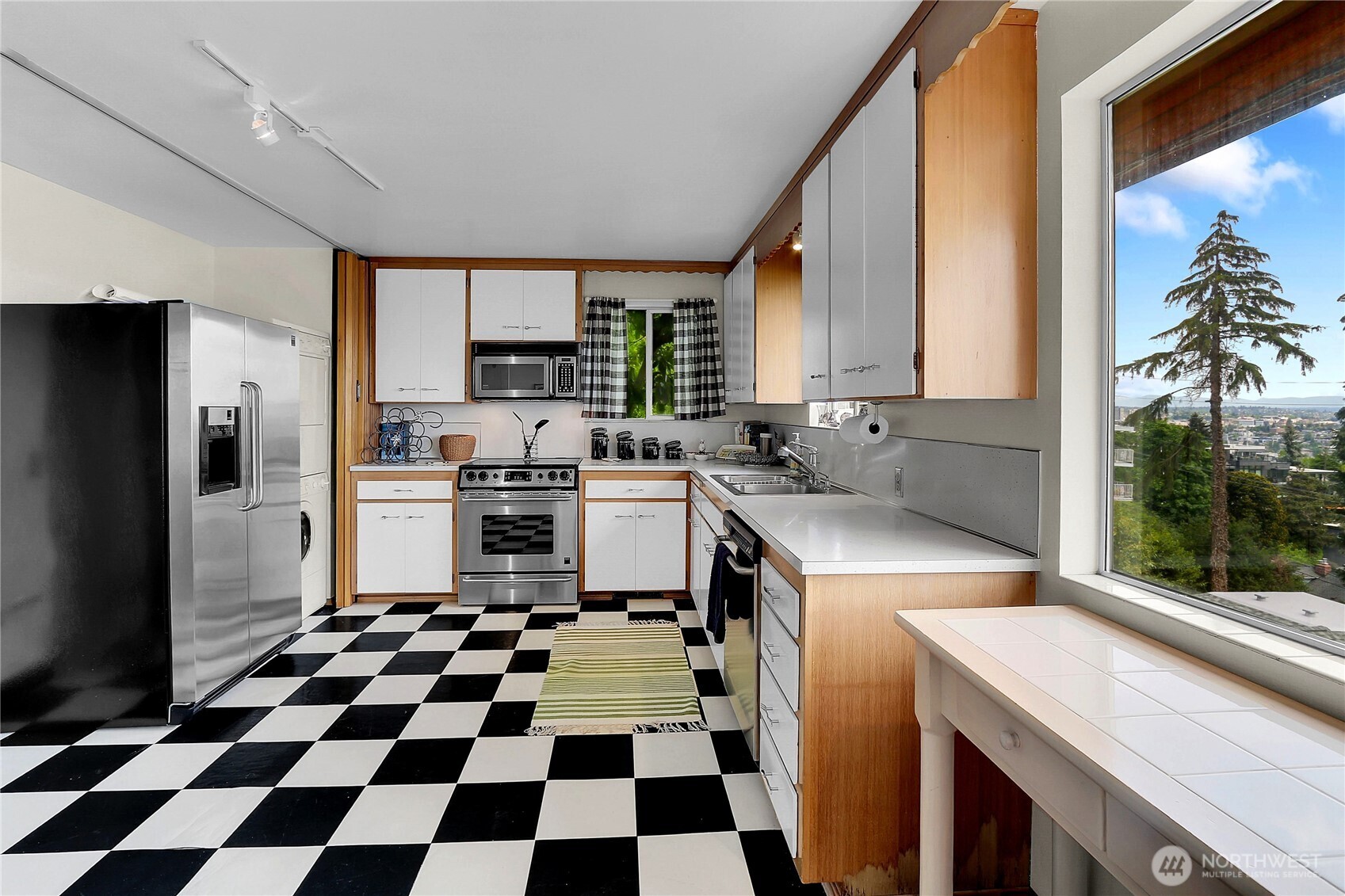 438 Comstock Place