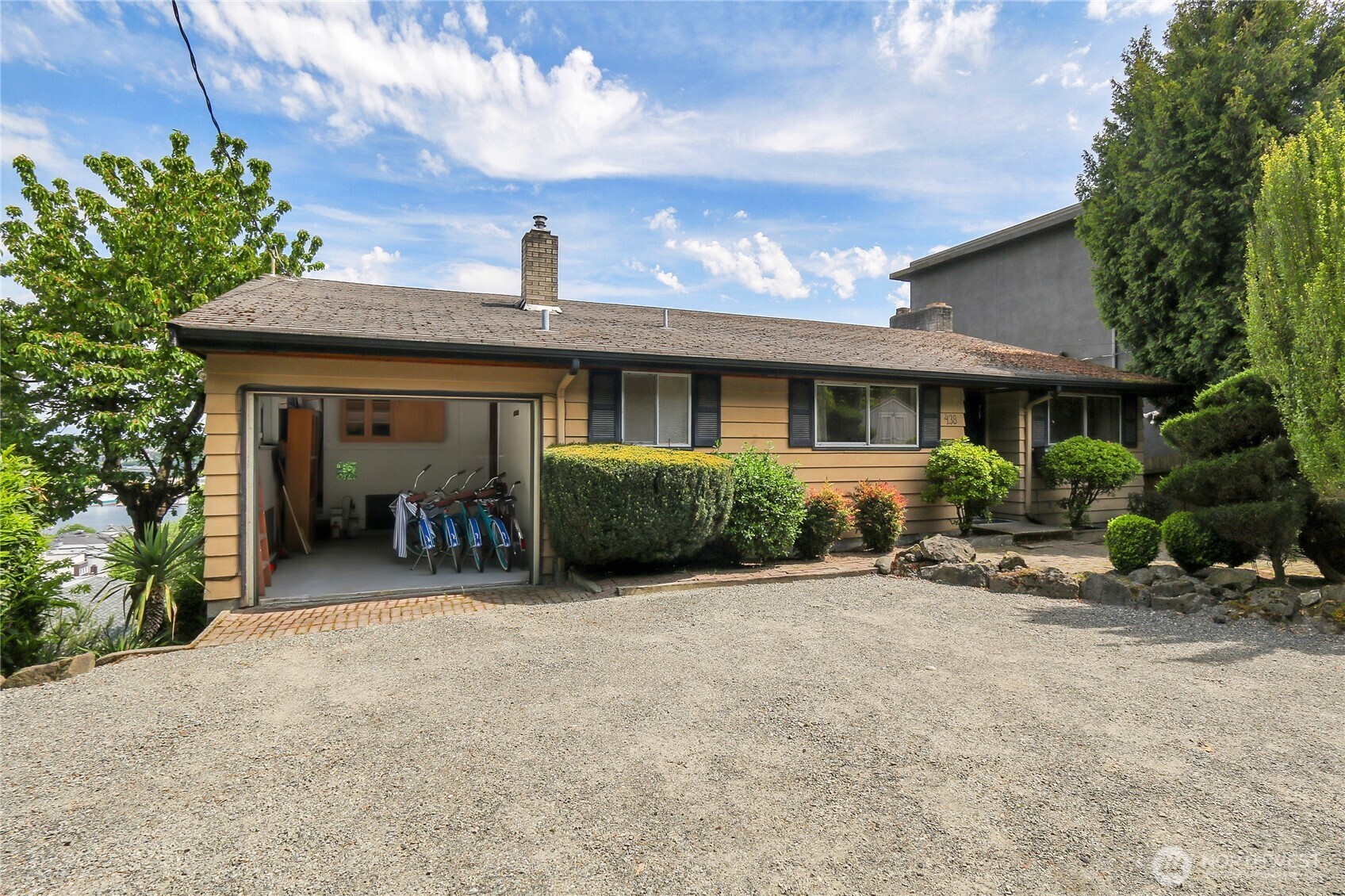 438 Comstock Place