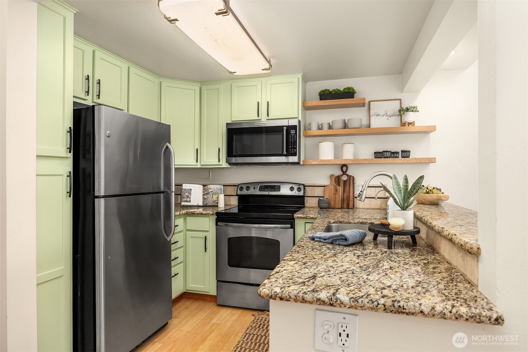 4403 Greenwood Avenue N Unit: 301