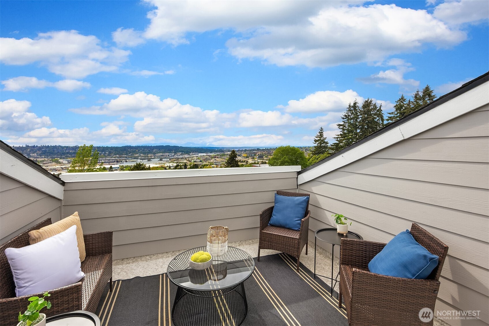 4403 Greenwood Avenue N Unit: 301