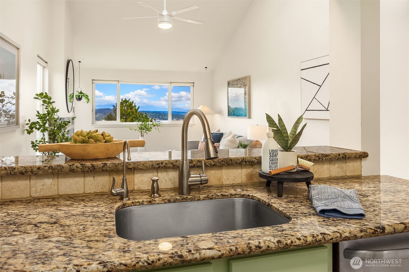4403 Greenwood Avenue N Unit: 301
