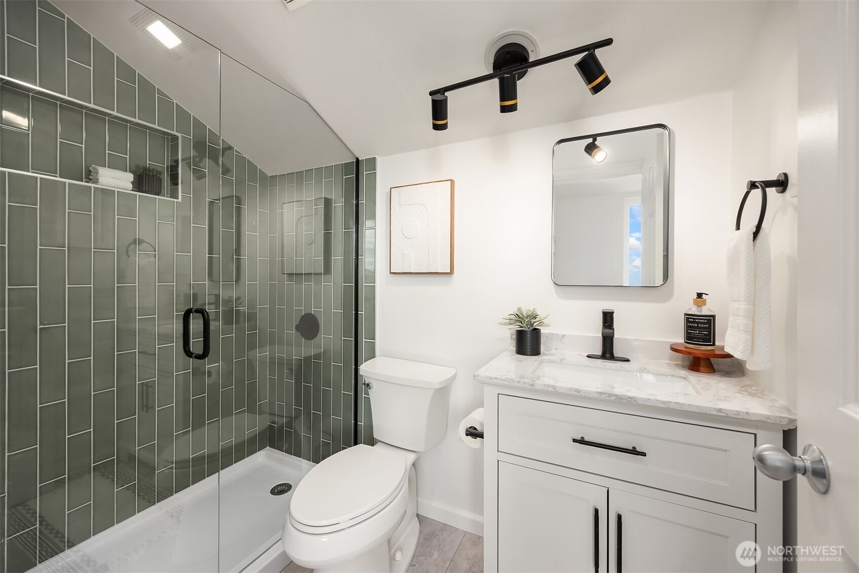 4403 Greenwood Avenue N Unit: 301