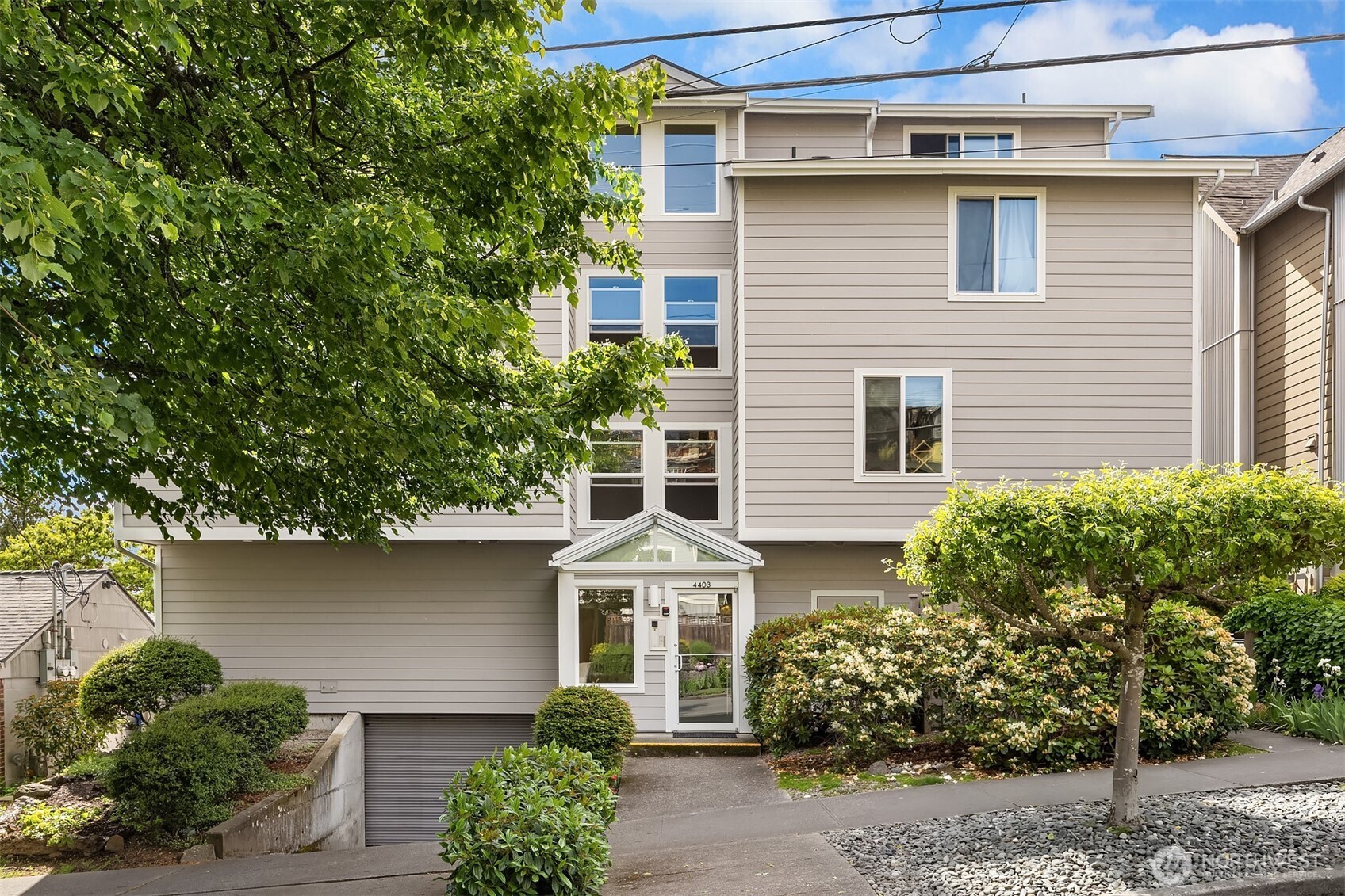 4403 Greenwood Avenue N Unit: 301
