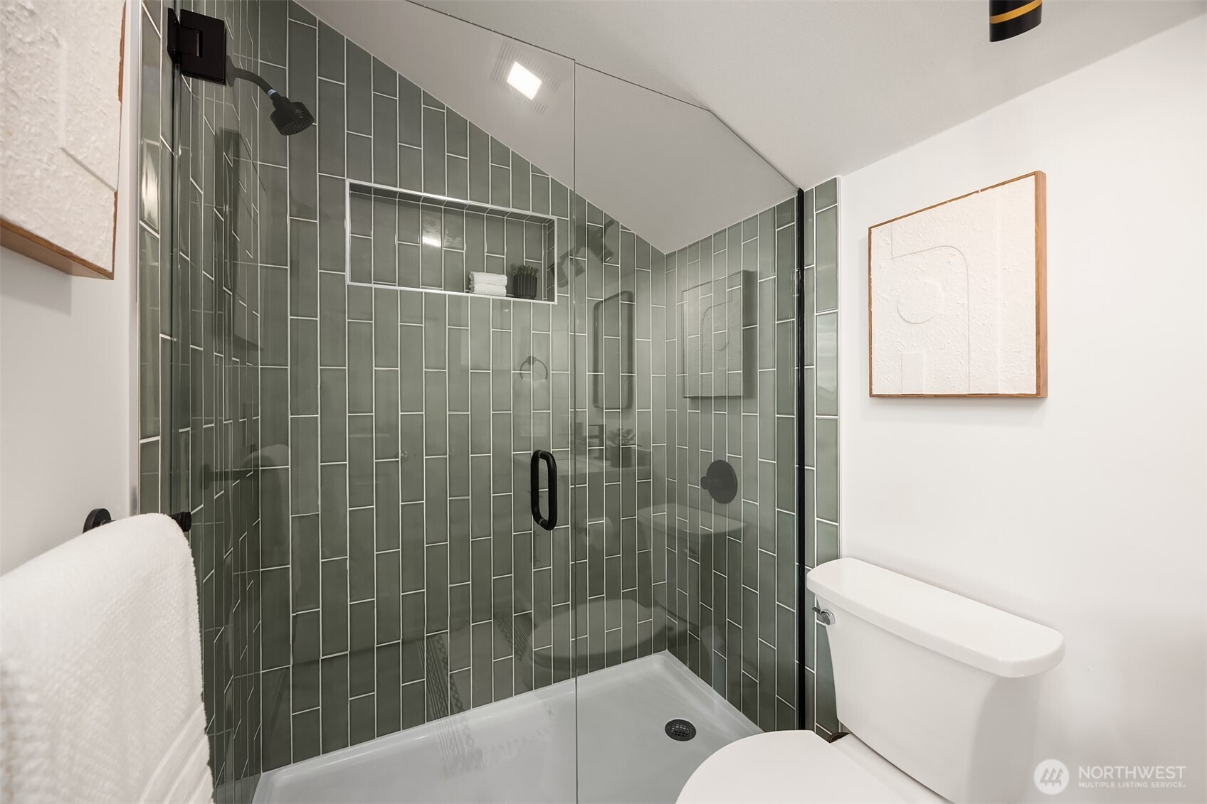 4403 Greenwood Avenue N Unit: 301