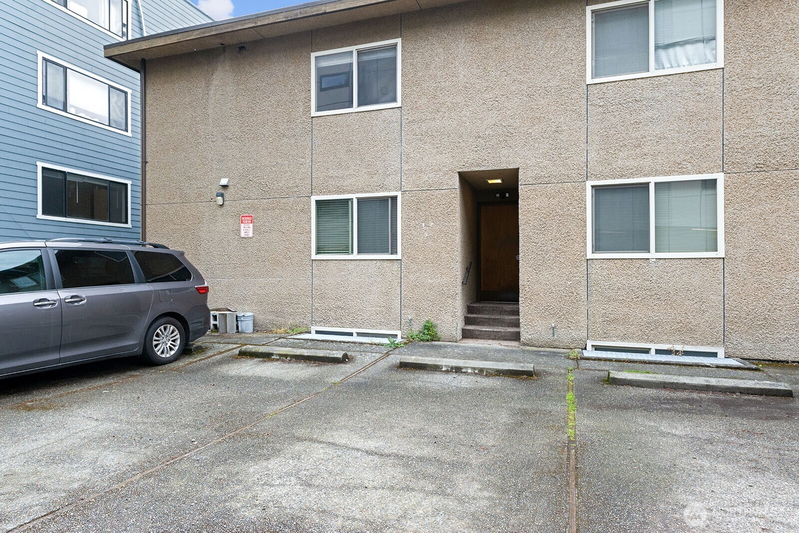 6557 4th Avenue NE Unit: 9