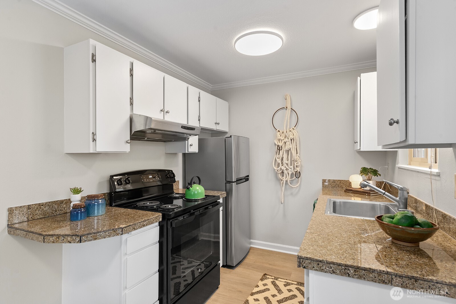 6557 4th Avenue NE Unit: 9