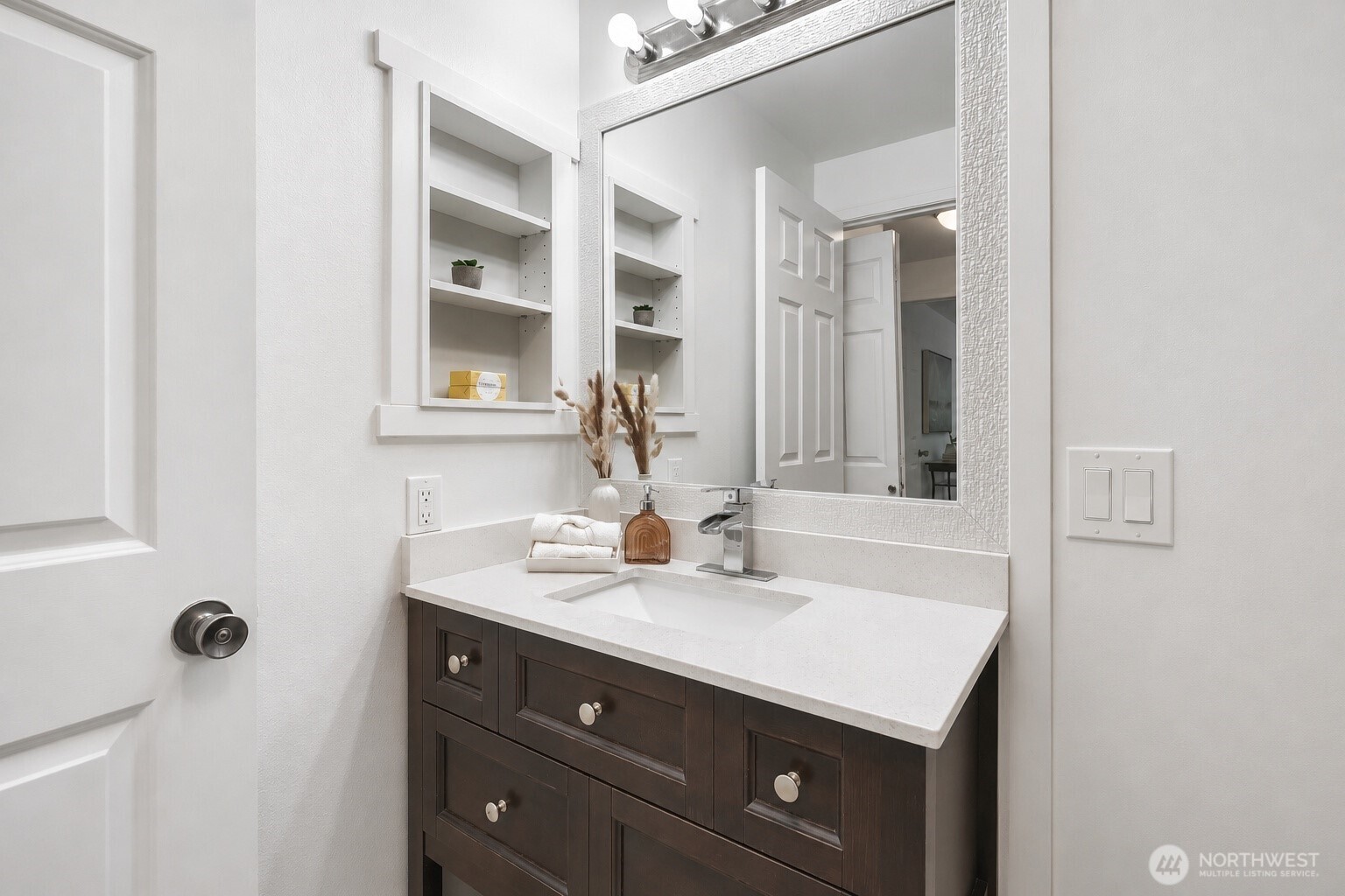 22831 S 30 Avenue S Unit: 203