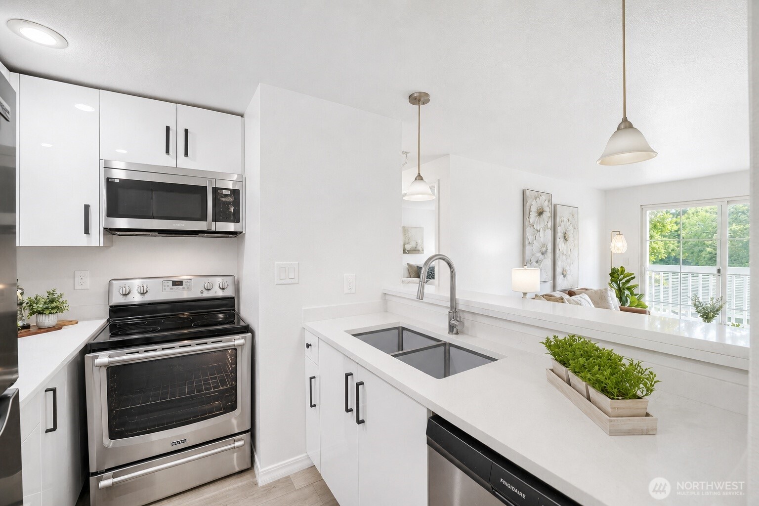 22831 S 30 Avenue S Unit: 203