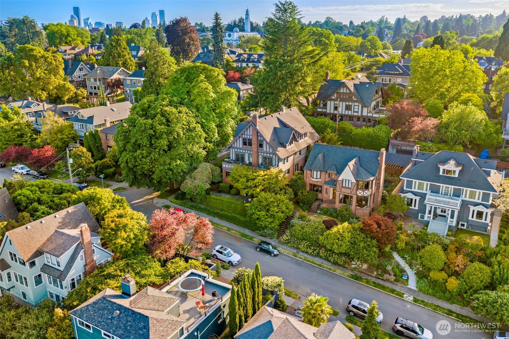 2218 E Prospect Street