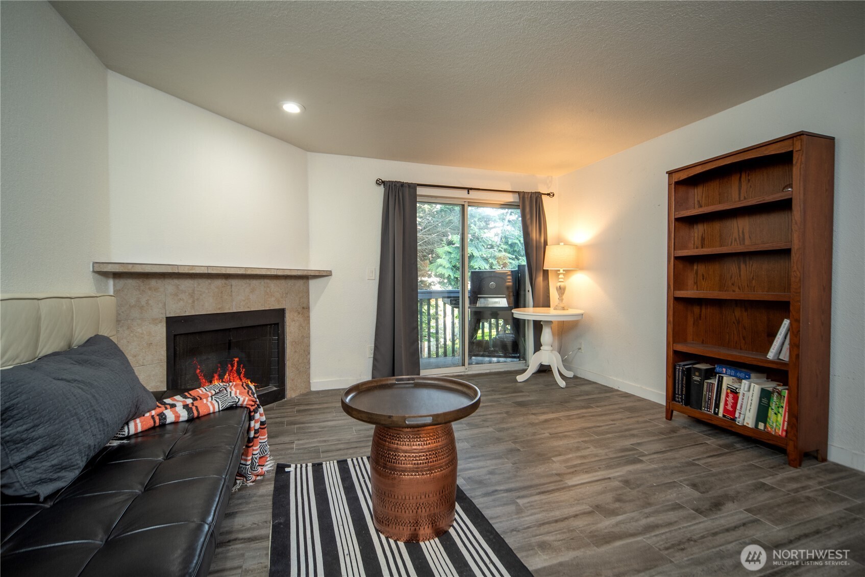 16817 Larch Way Unit: D206