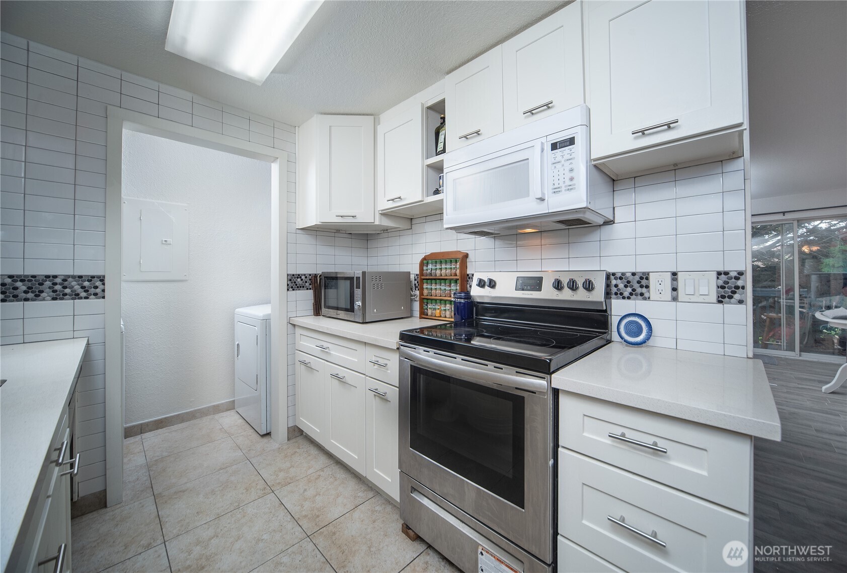 16817 Larch Way Unit: D206