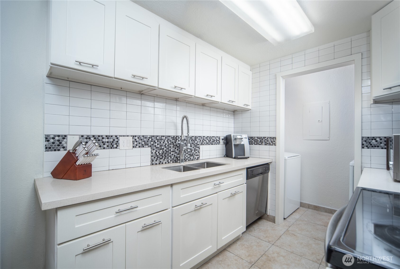 16817 Larch Way Unit: D206