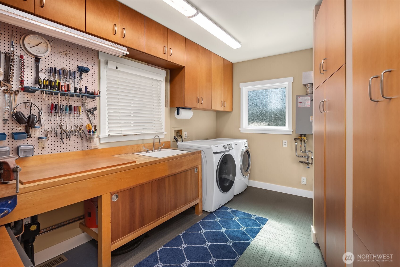 10 E Roanoke Street Unit: 2