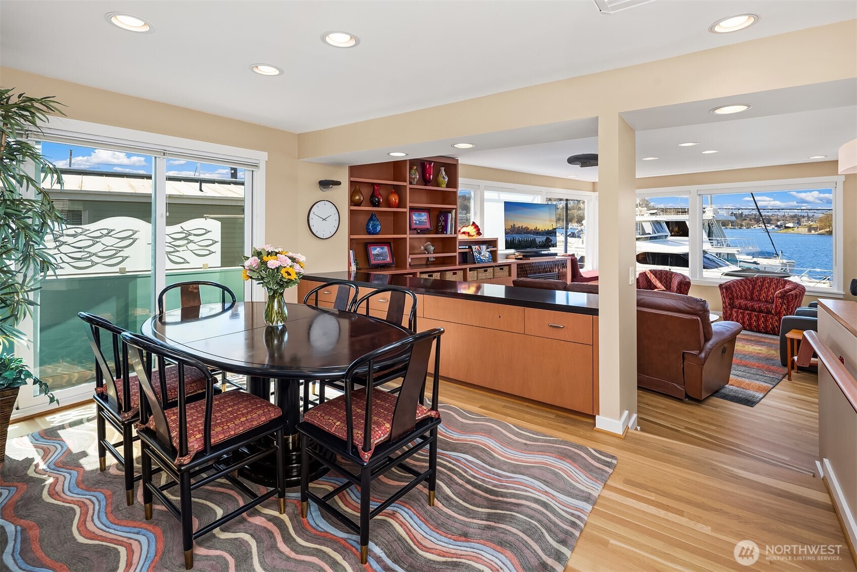 10 E Roanoke Street Unit: 2