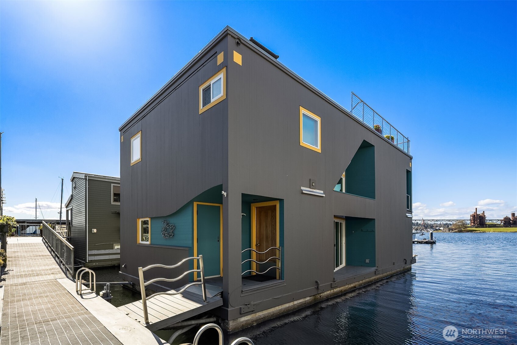 10 E Roanoke Street Unit: 2
