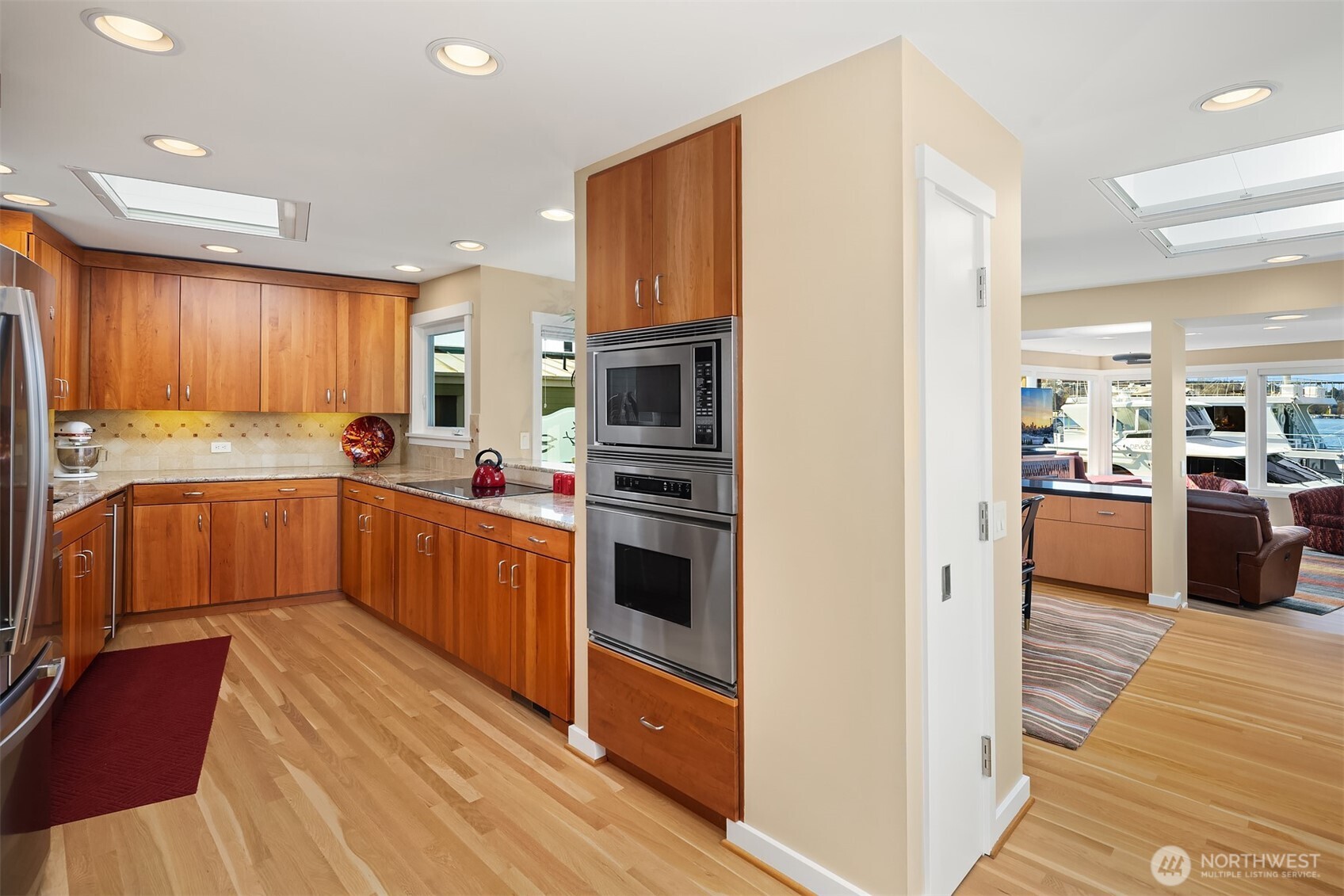 10 E Roanoke Street Unit: 2