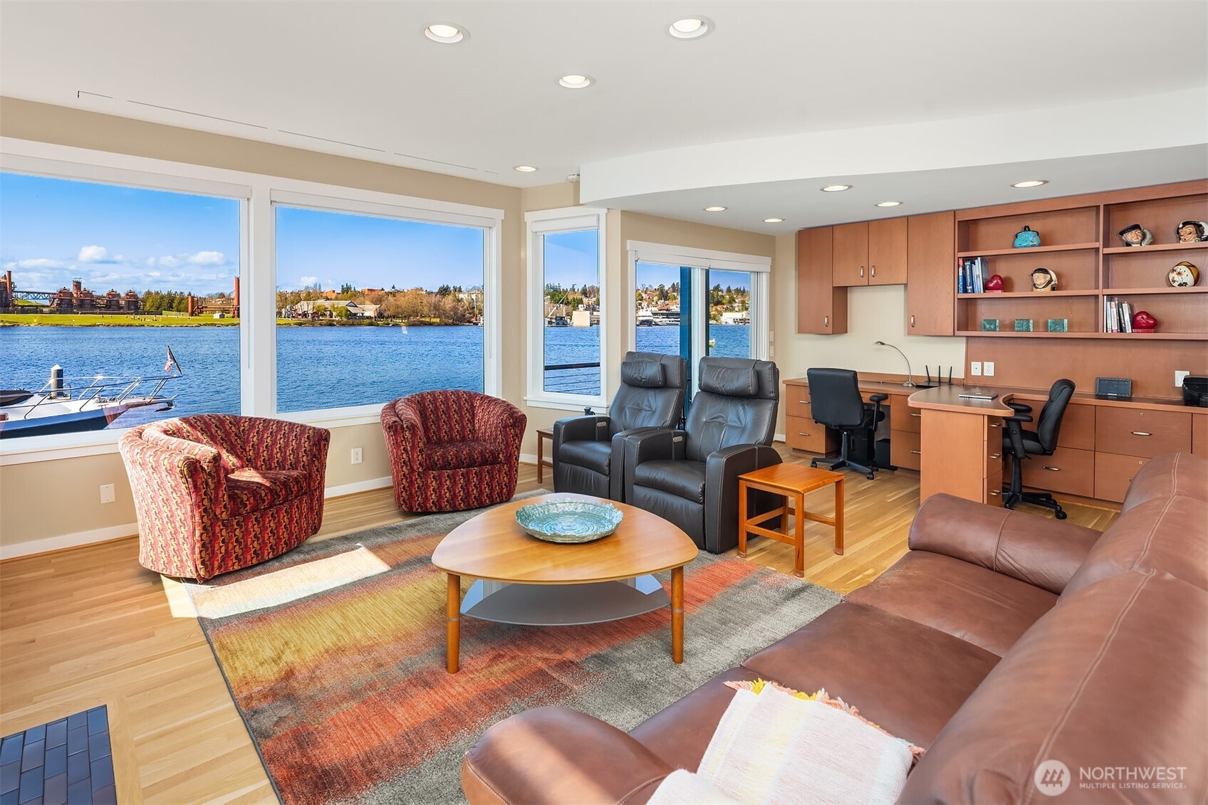 10 E Roanoke Street Unit: 2