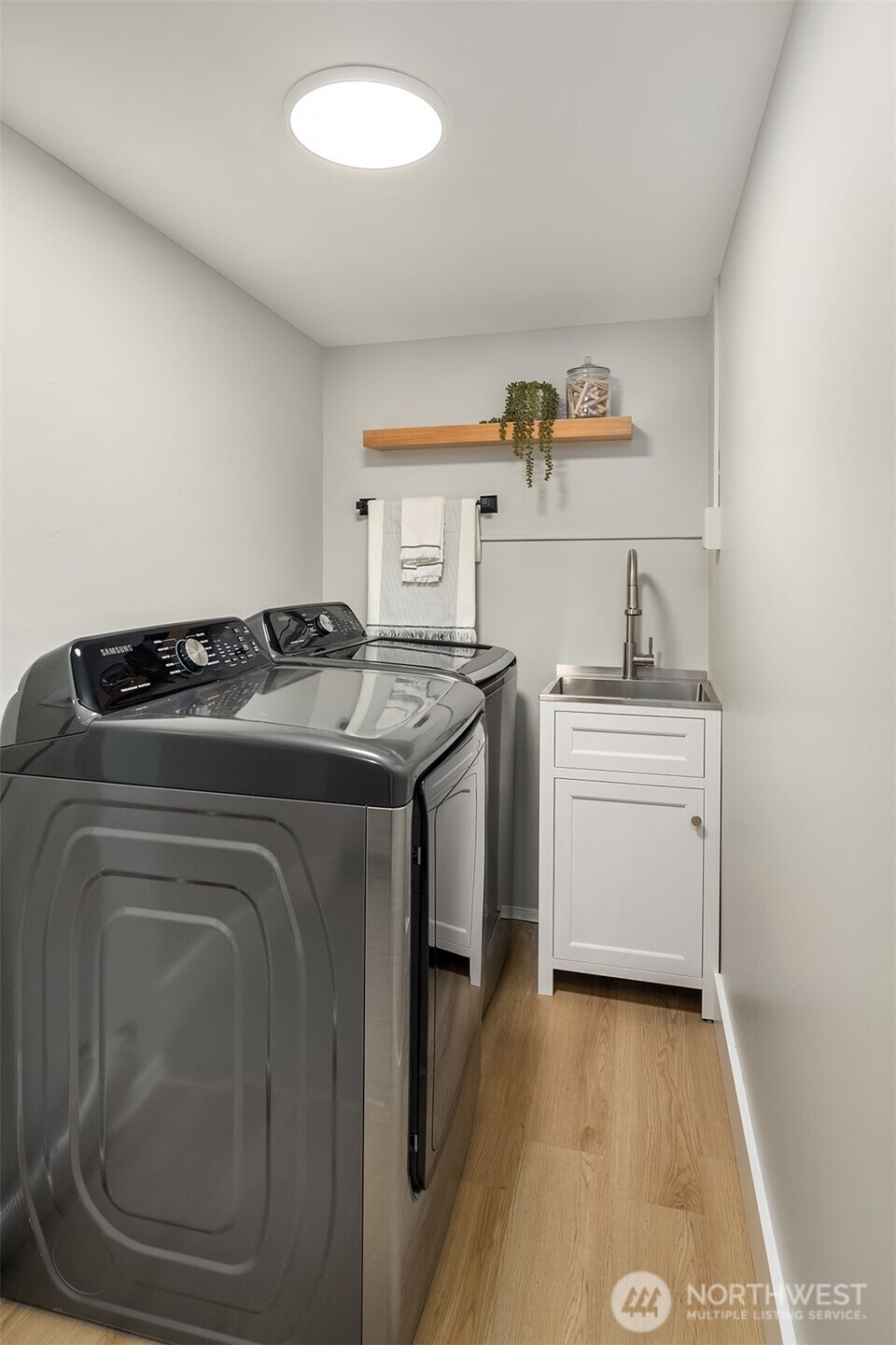 3242 NE 98th Street