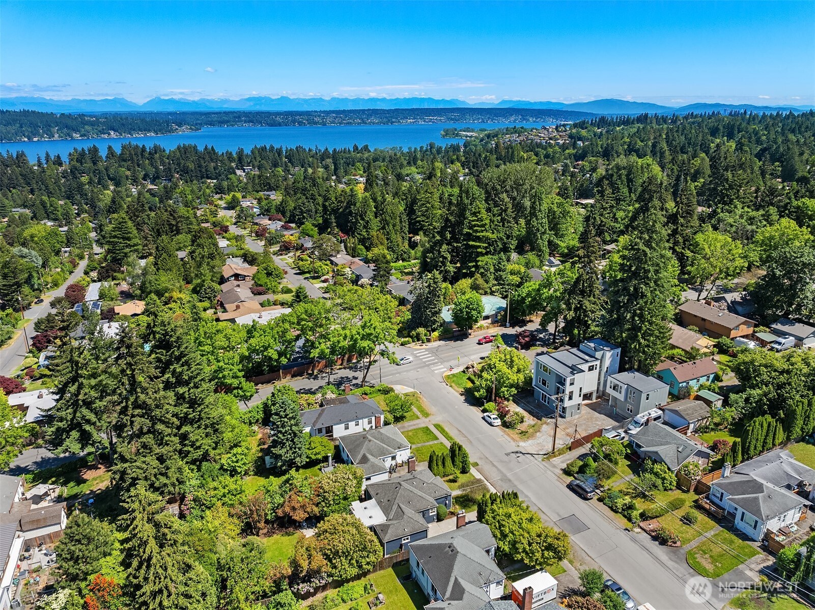 3242 NE 98th Street