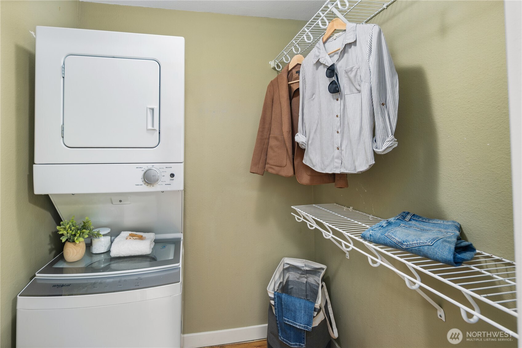 7106 California Avenue SW Unit: 101