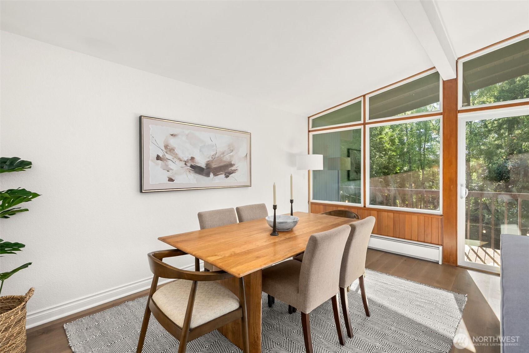 1305 Kings Place NW