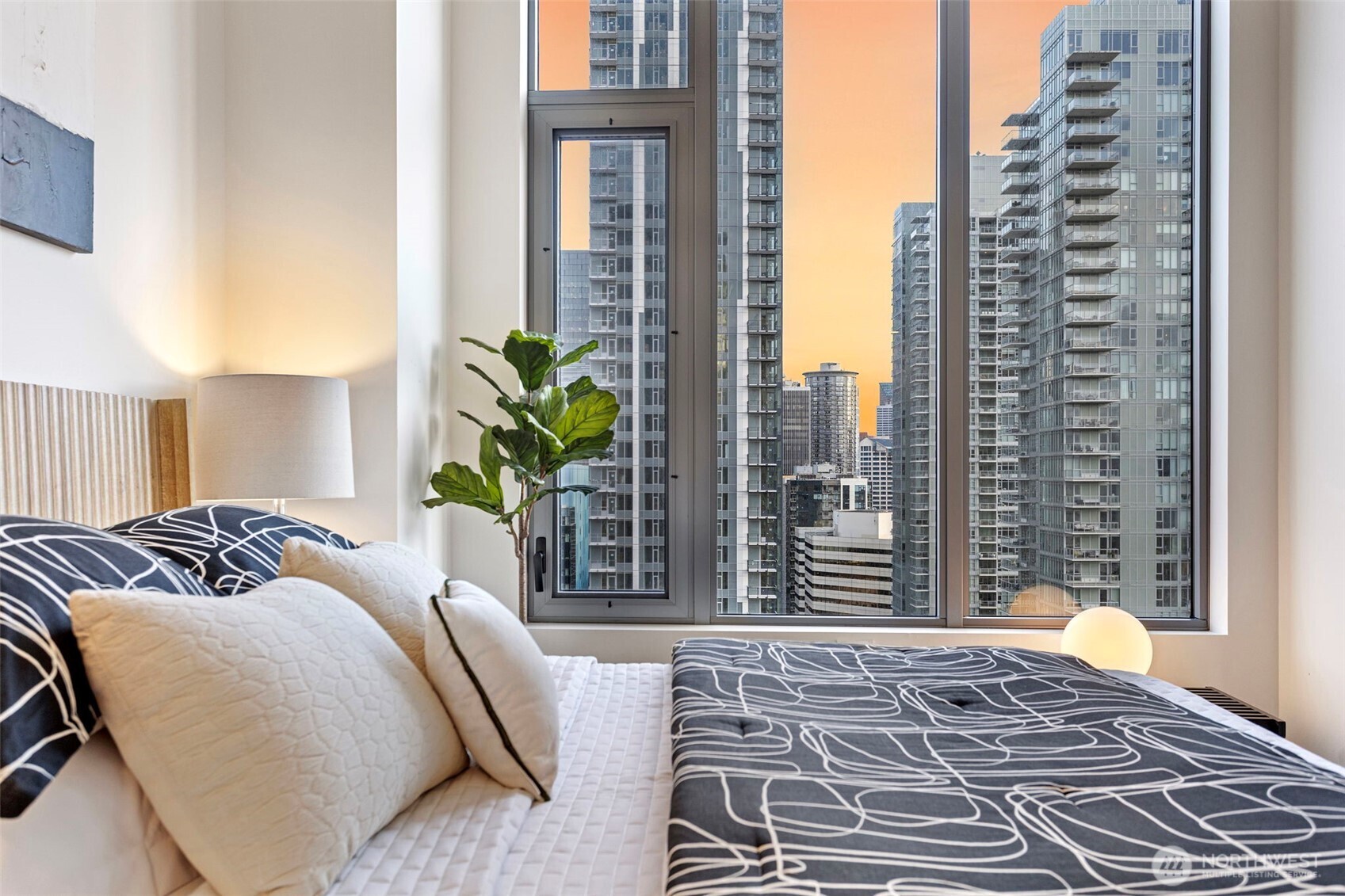 2510 6th Avenue Unit: 2504