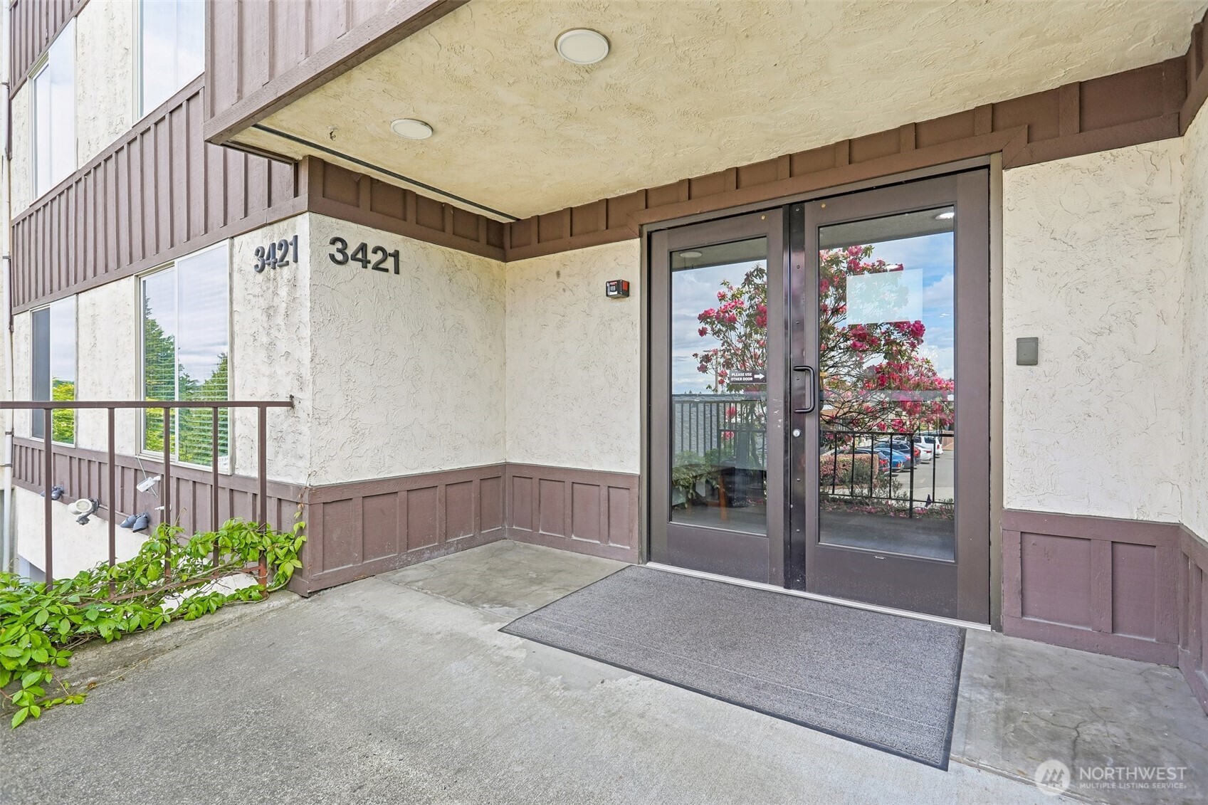 3421 SW Roxbury Street Unit: 308