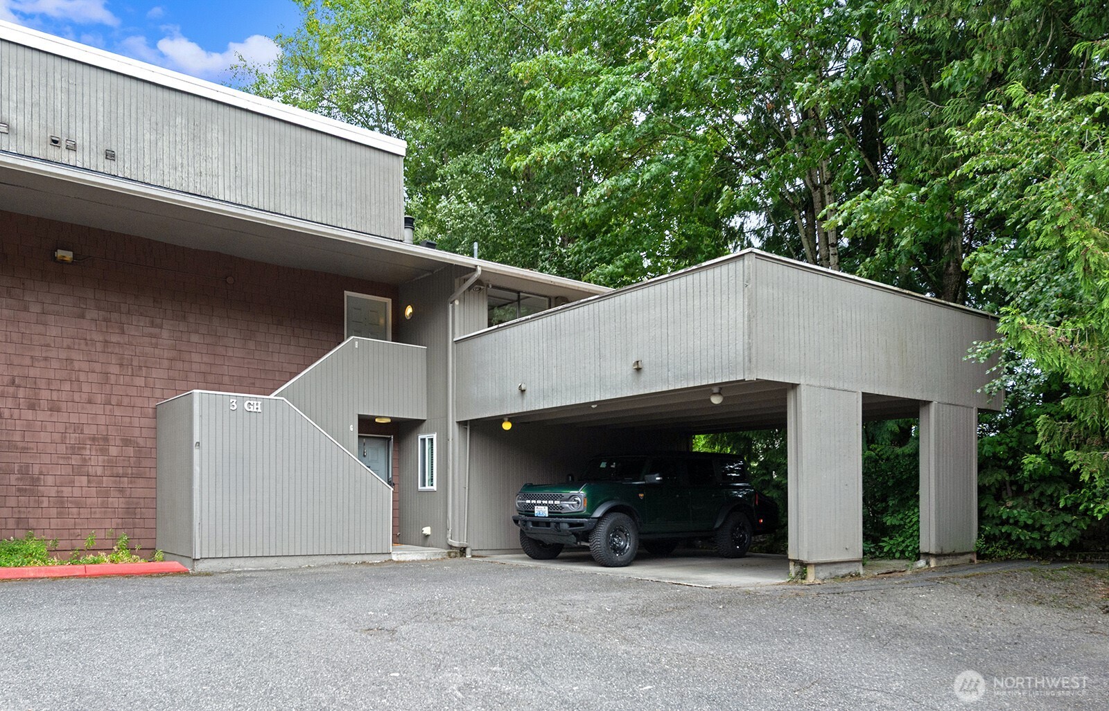 11201 3rd Avenue SE Unit: 3H