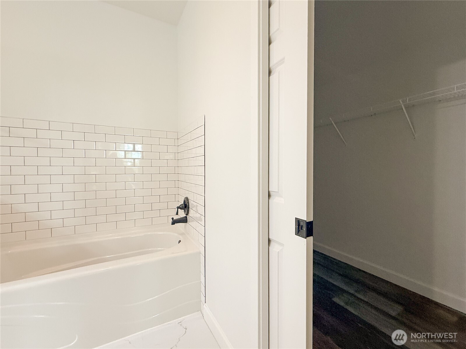 12208 NE 24th Street Unit: 124