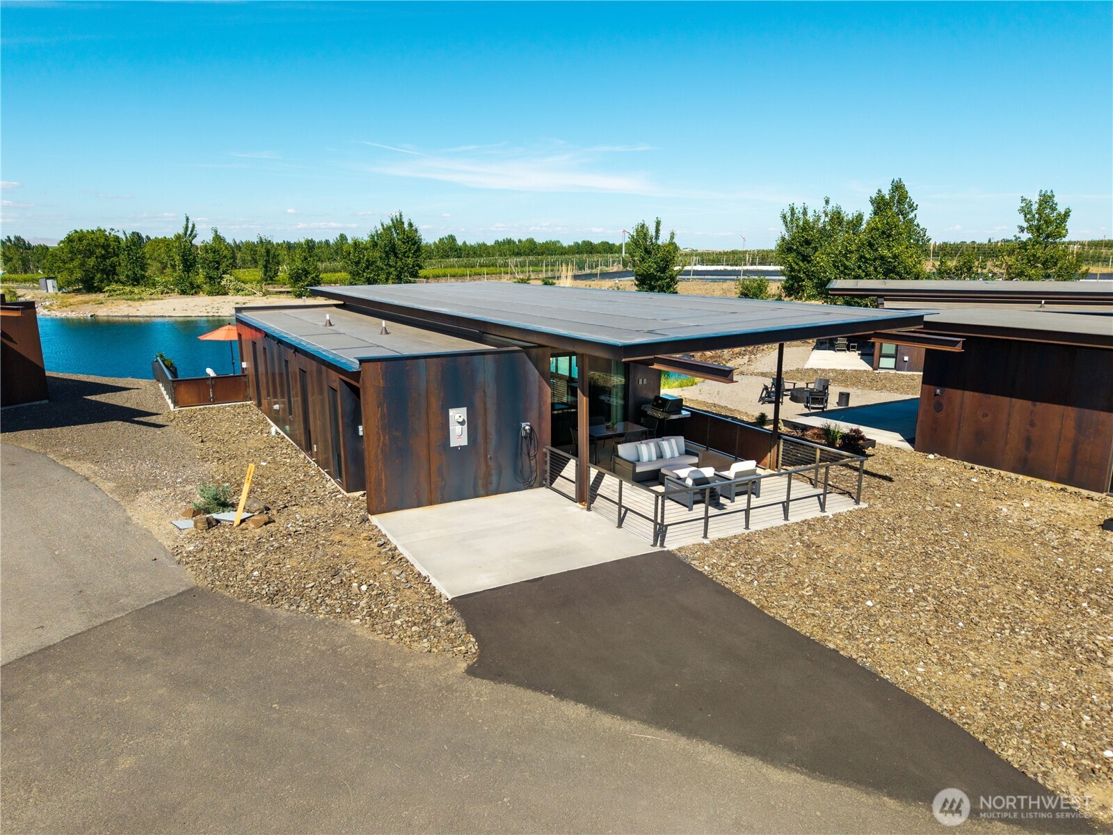 207 Vista Pointe Drive NW