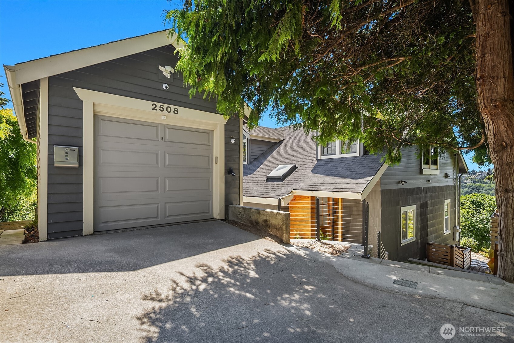 2508 13th Avenue W