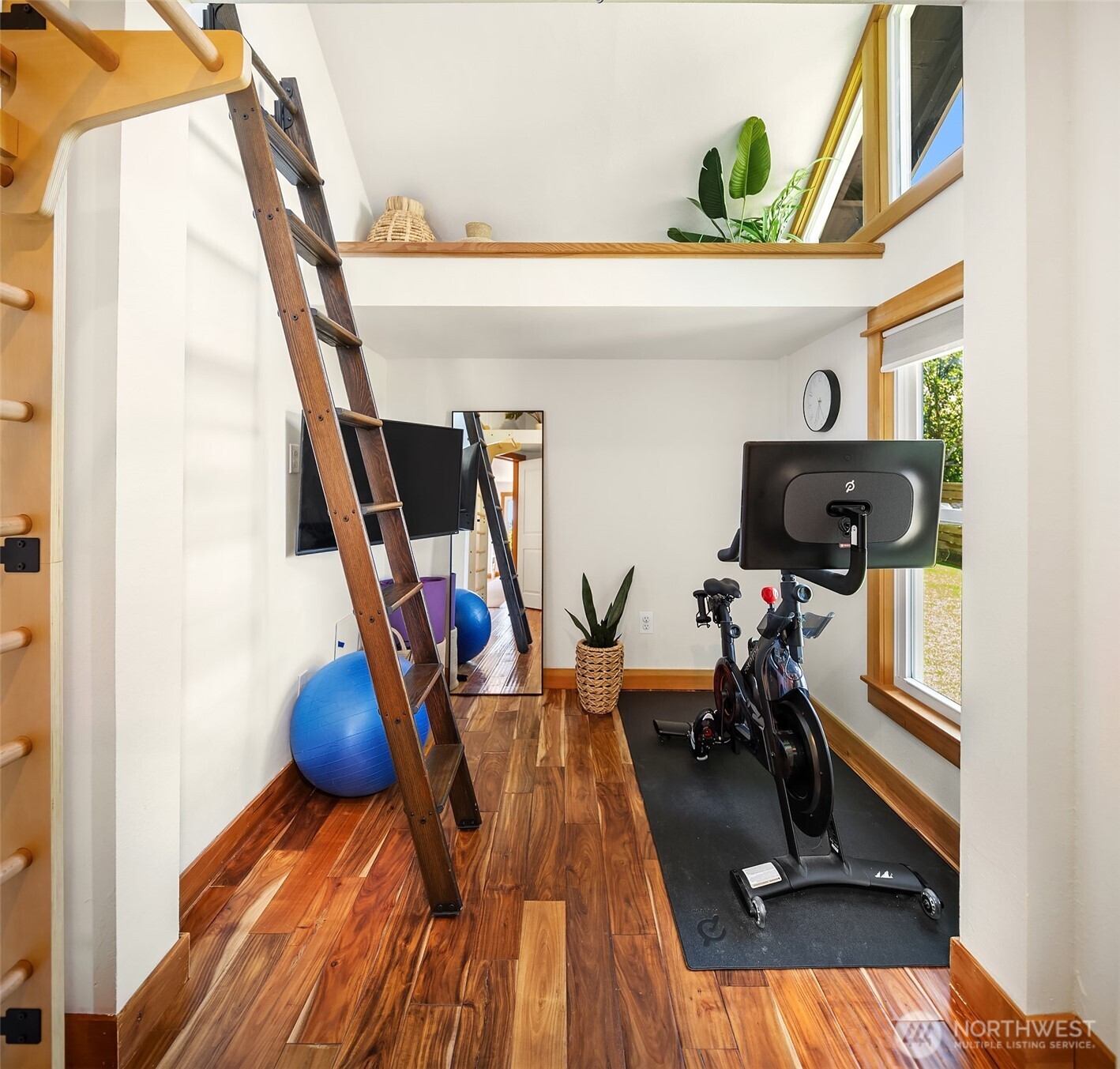 2508 13th Avenue W