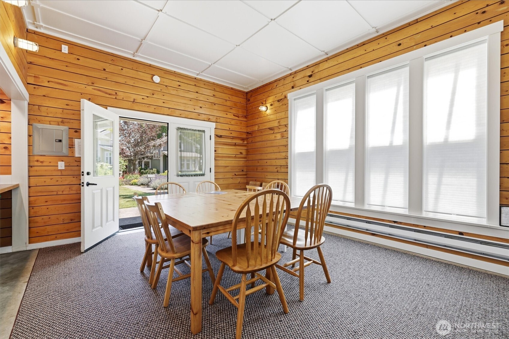 317 N 160TH Place