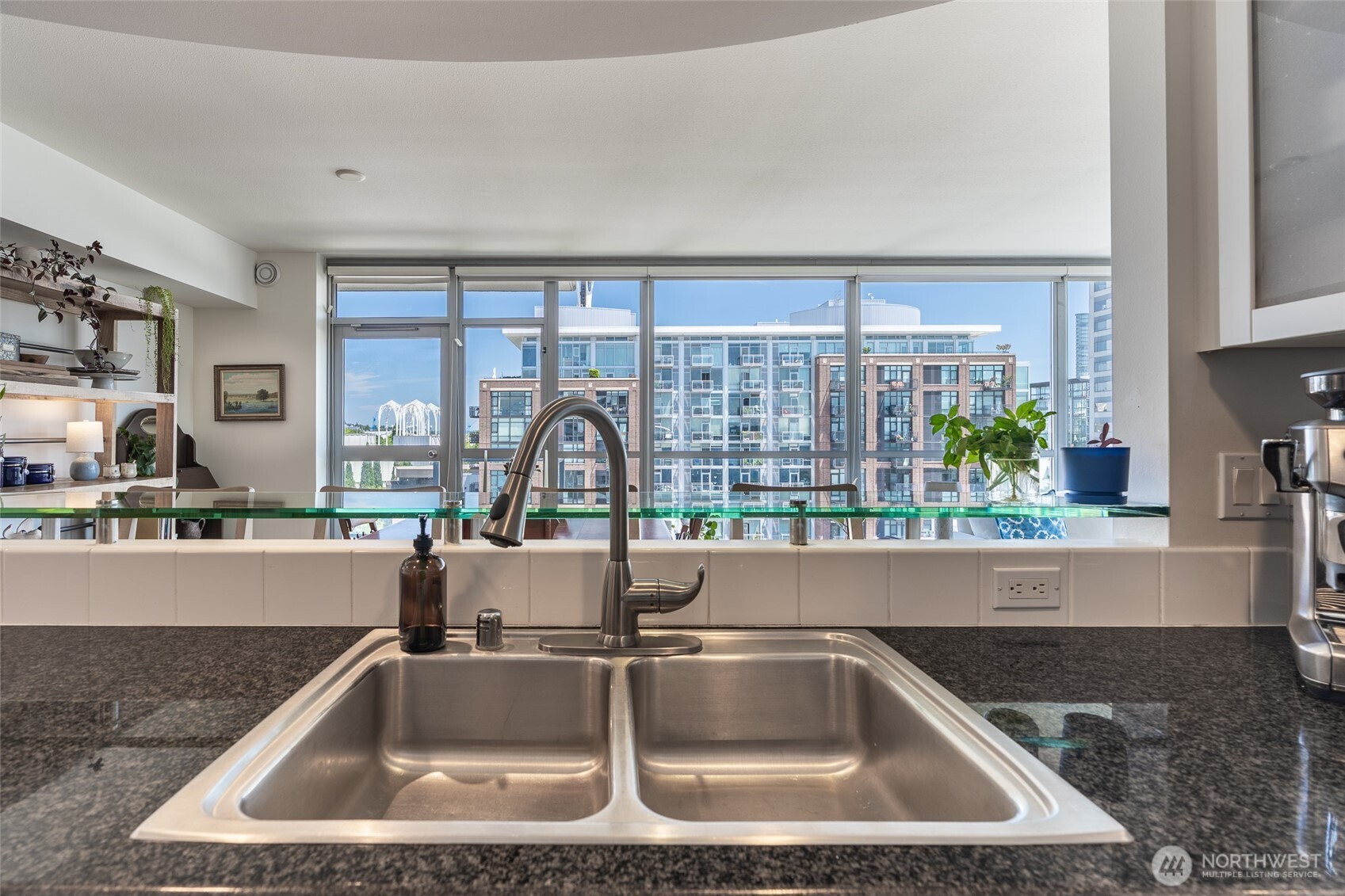 2929 1st Avenue Unit: 1219