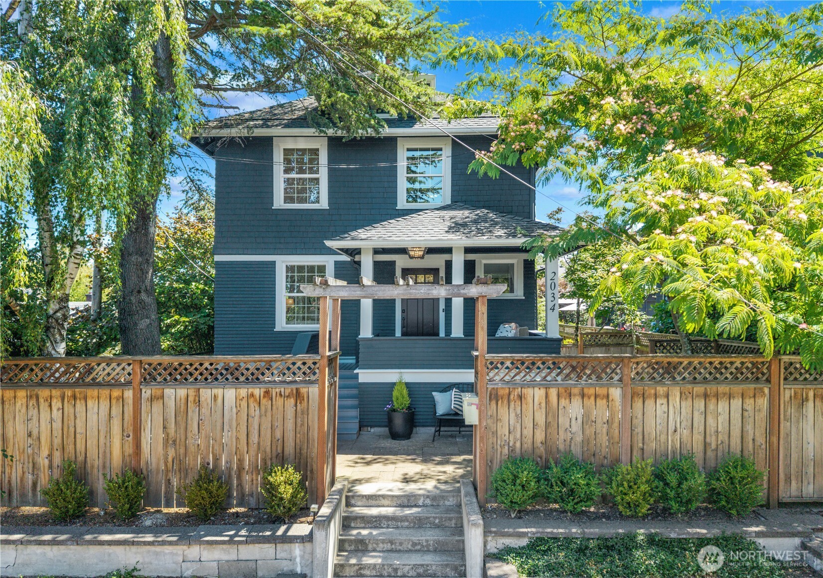 2034 Federal Avenue E