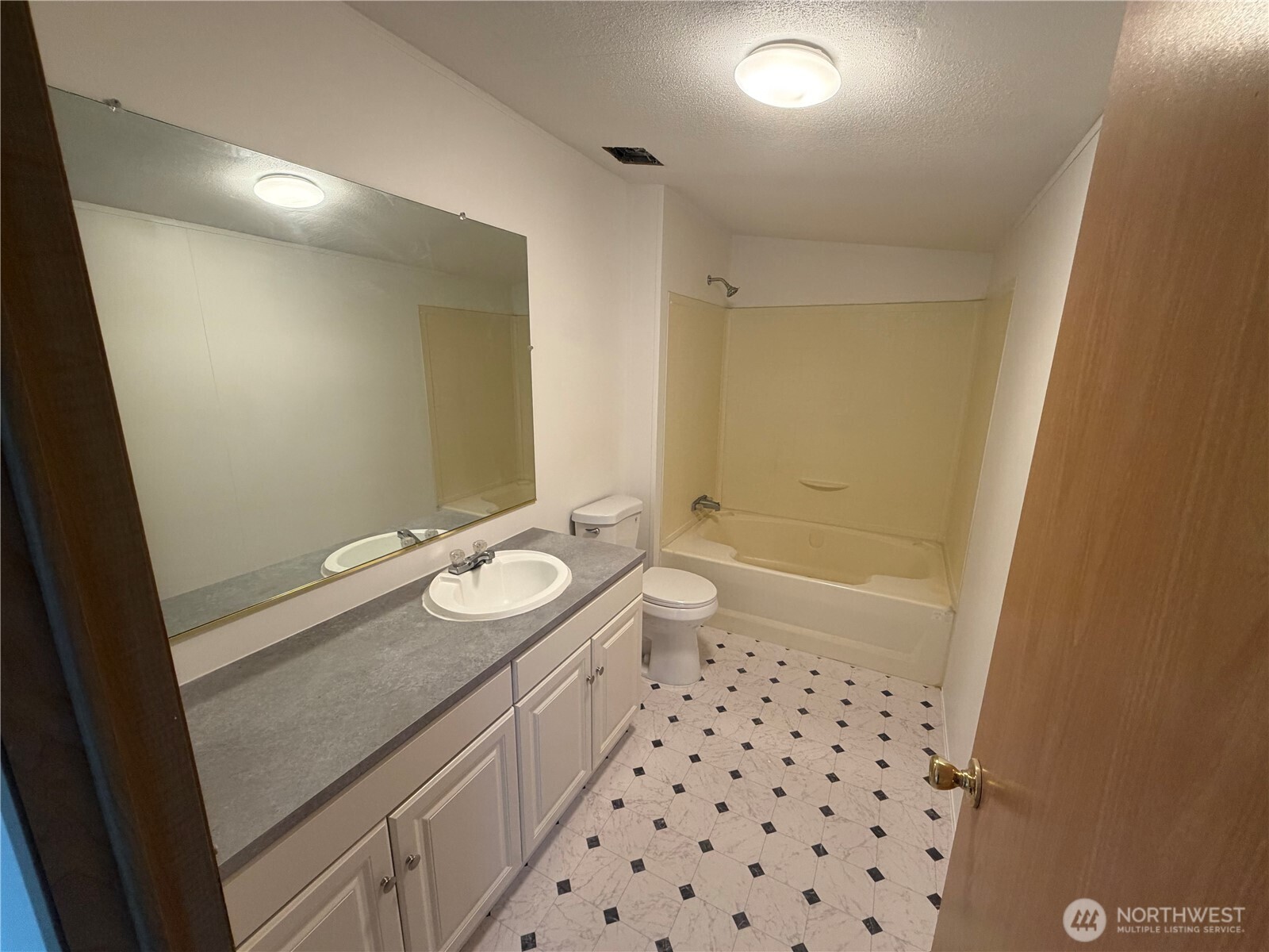 11901 55th Avenue NE Unit: 21