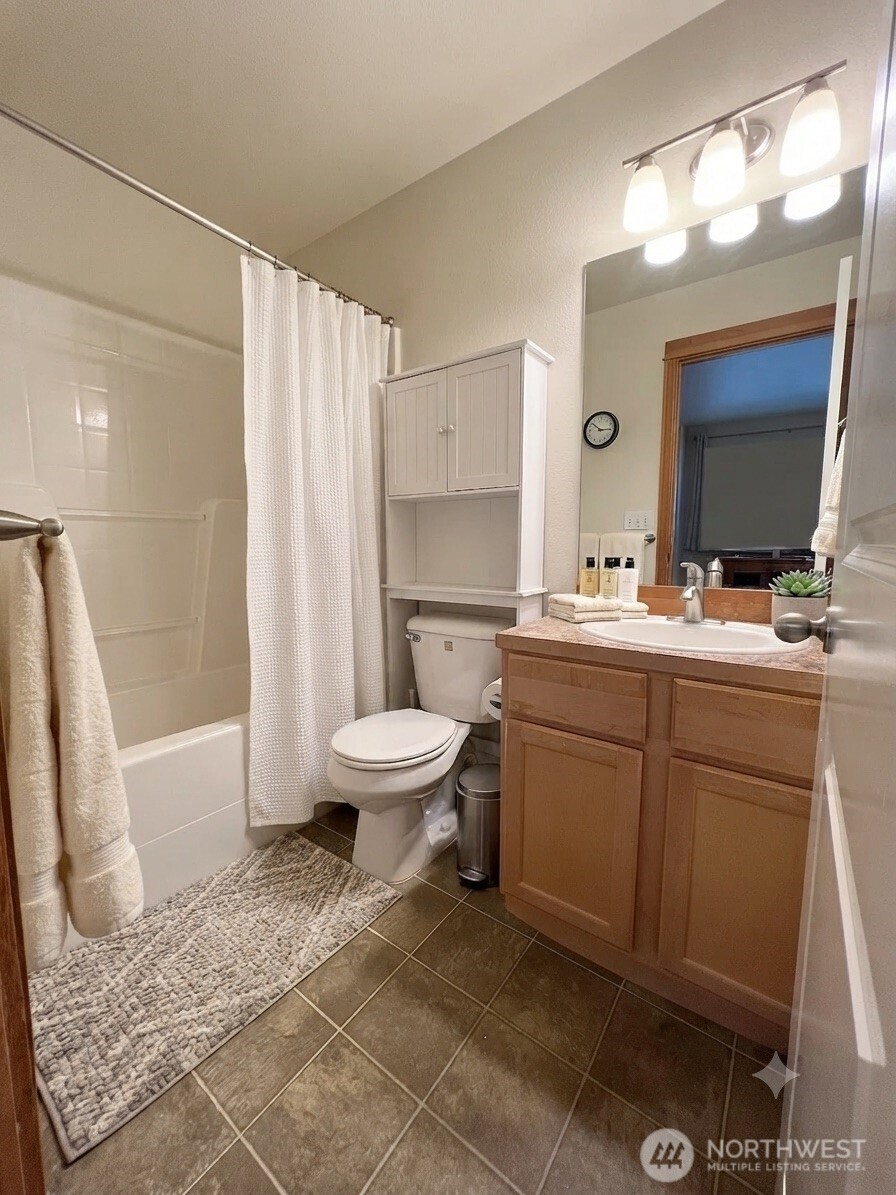 1121 N 94th Street Unit: B