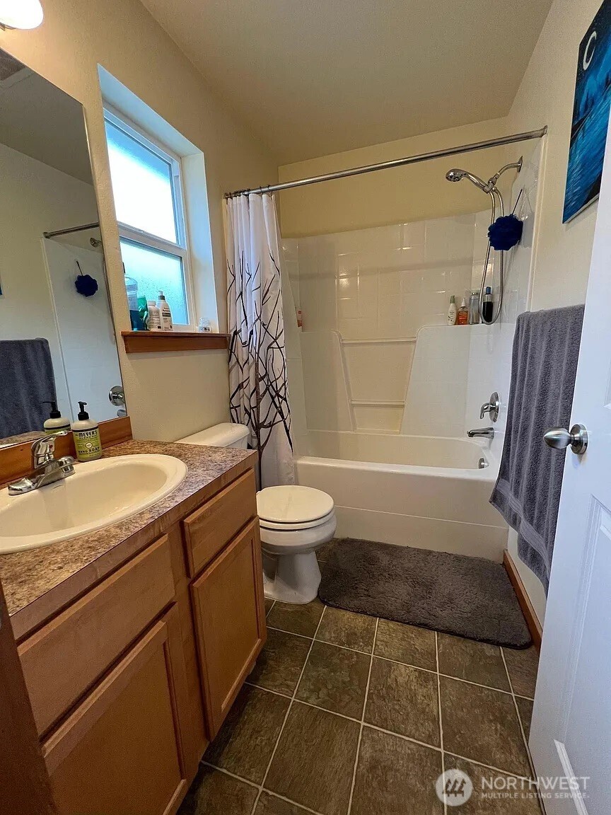 1121 N 94th Street Unit: B