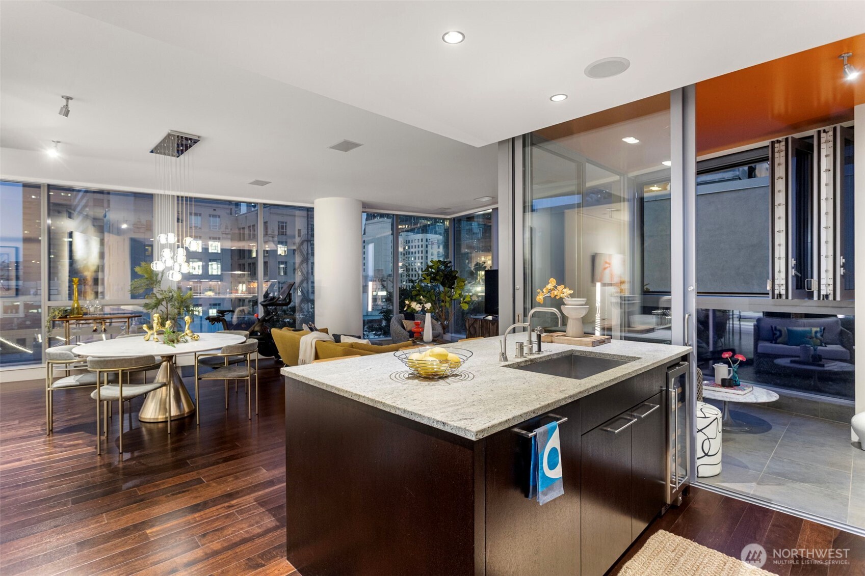 1521 2nd Avenue Unit: 802